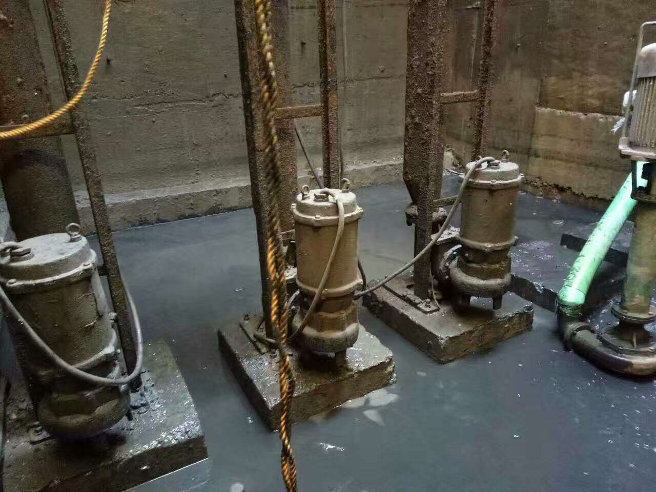 元谋污水池清理